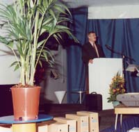 Eddy opent het project bij de bloemenveiling